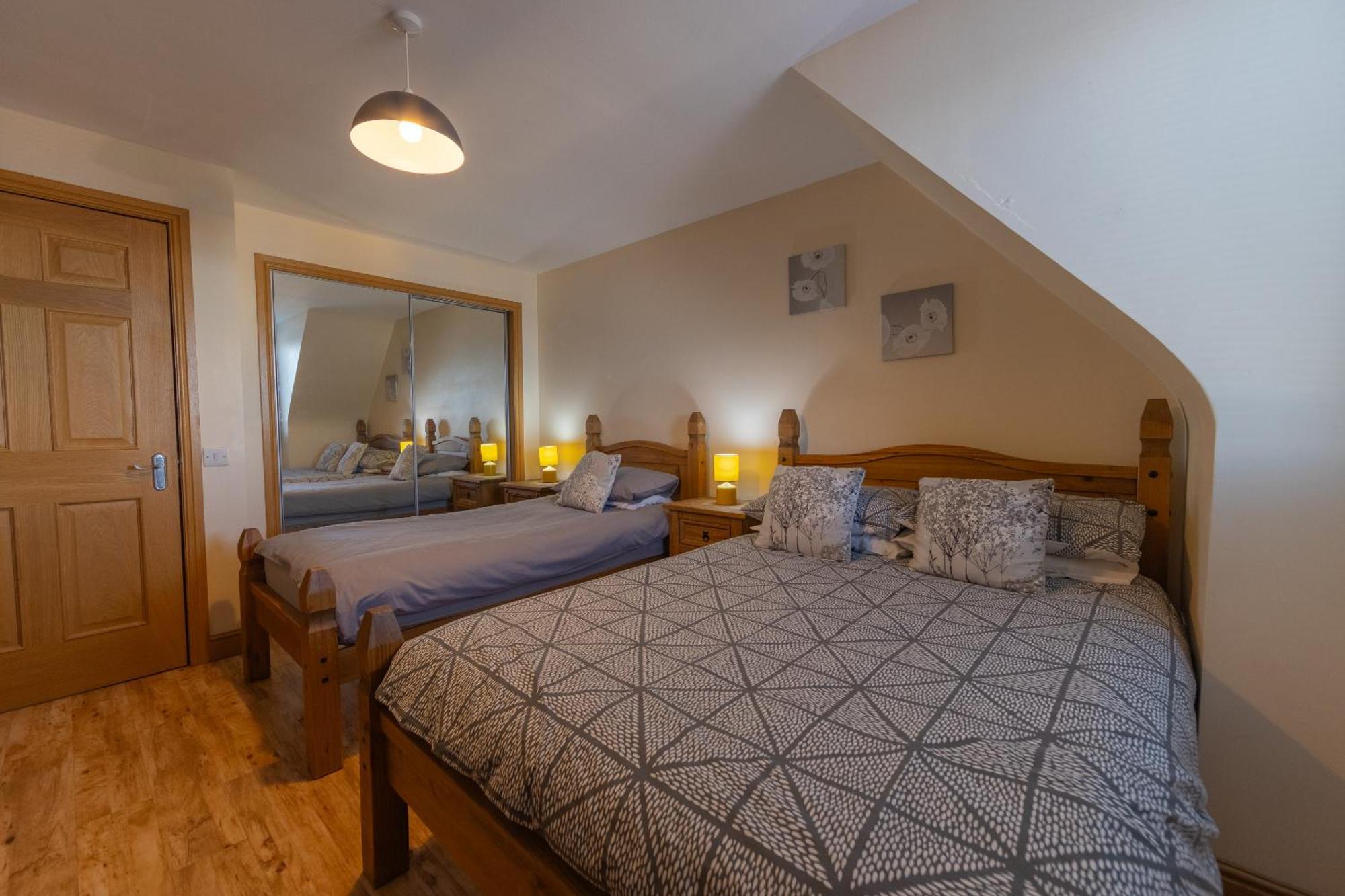 Quay Head View Aparthotel سْترانرير الغرفة الصورة