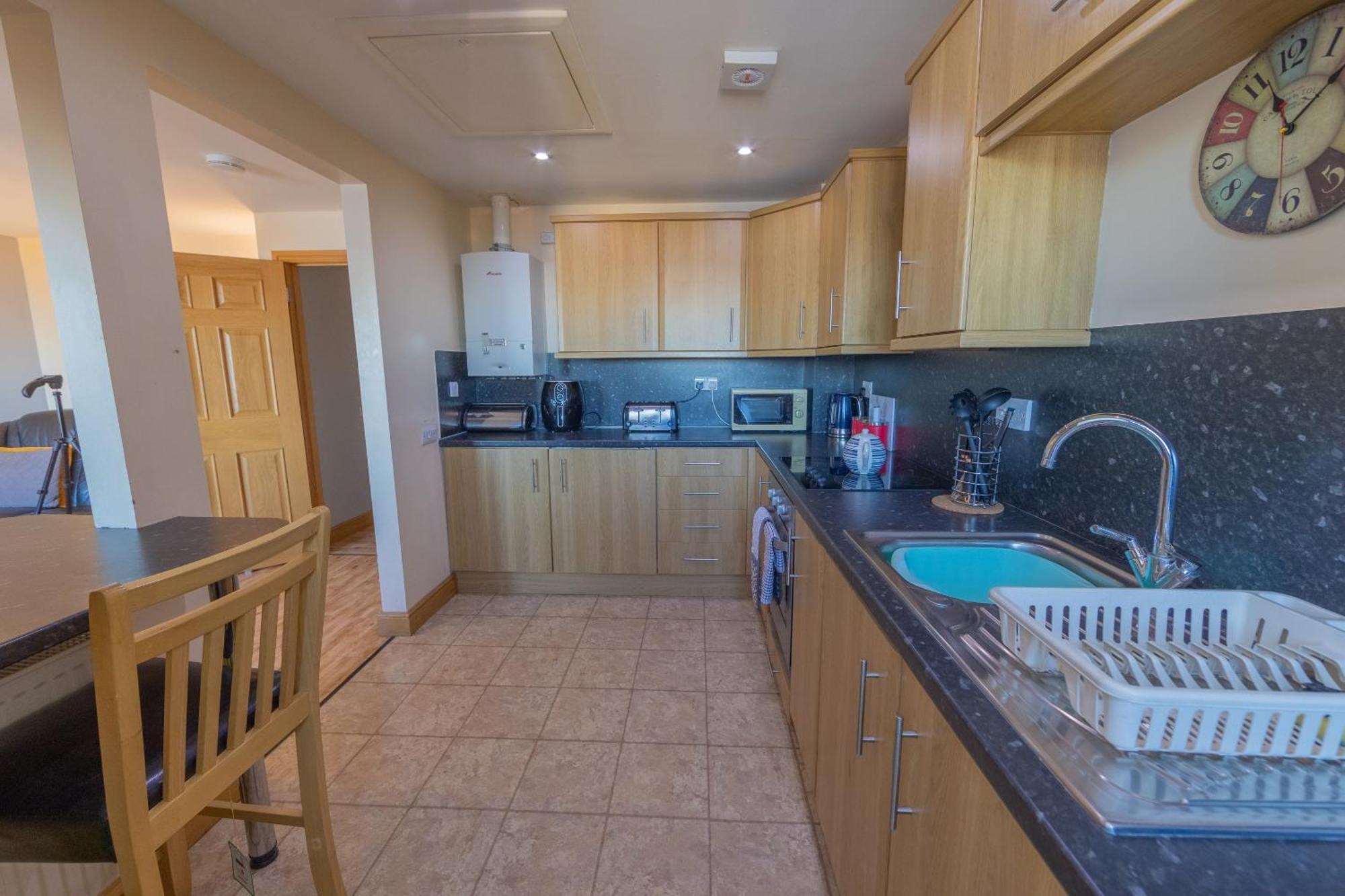 Quay Head View Aparthotel سْترانرير الغرفة الصورة
